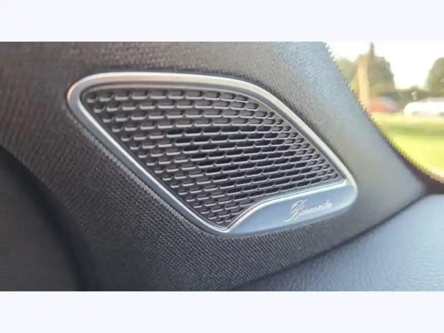 Mercedes Glb 200 d amg line — photo 23