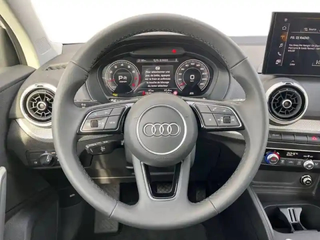 Audi Q2 35 tfsi 150 s tronic 7 — photo 16