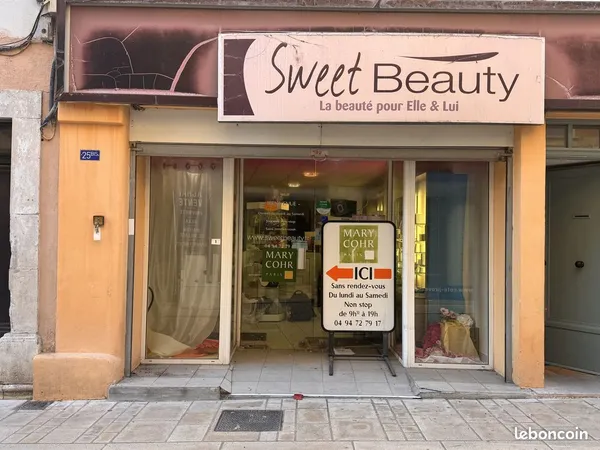 Droit au bail et matériel d'un centre esthétique
