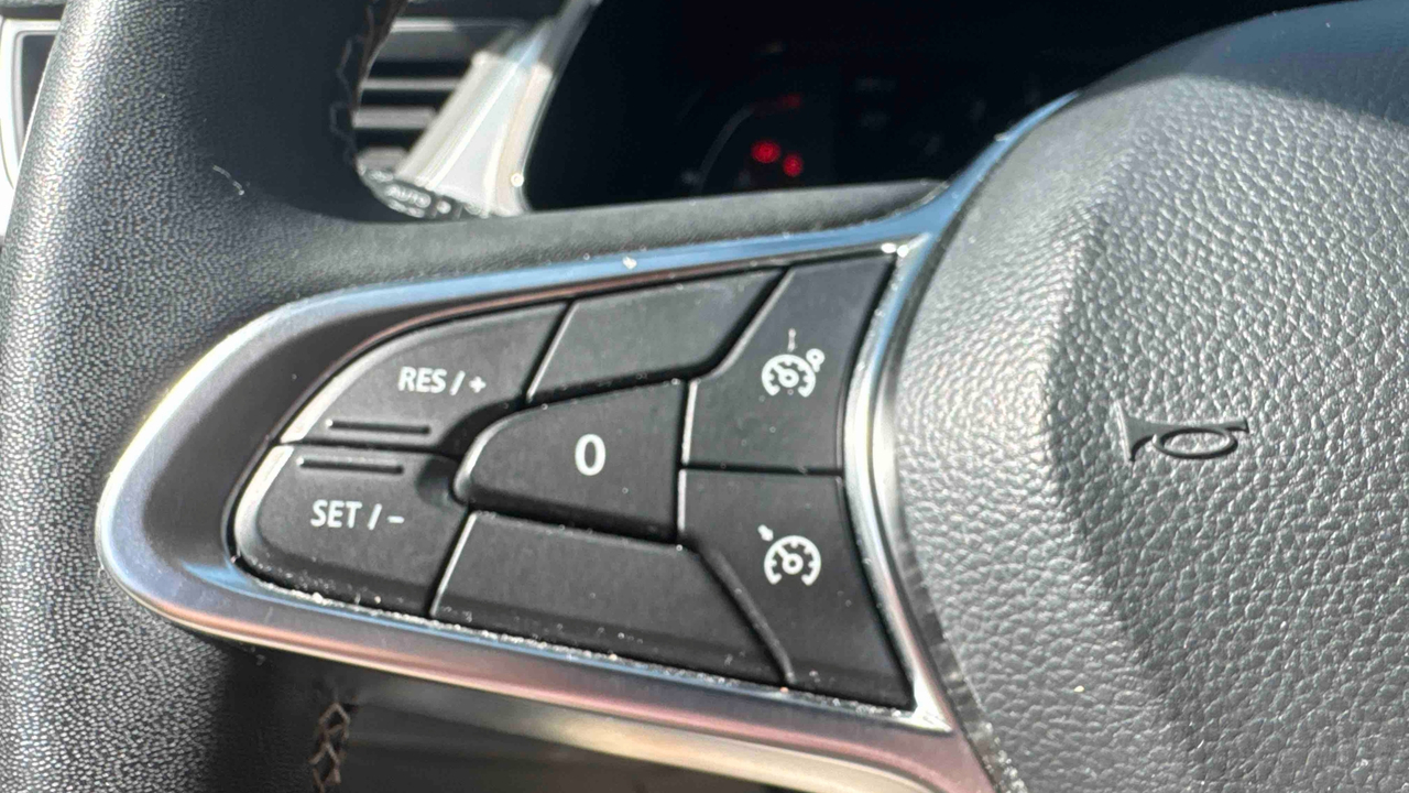 Renault Captur TCe 90 — photo 19