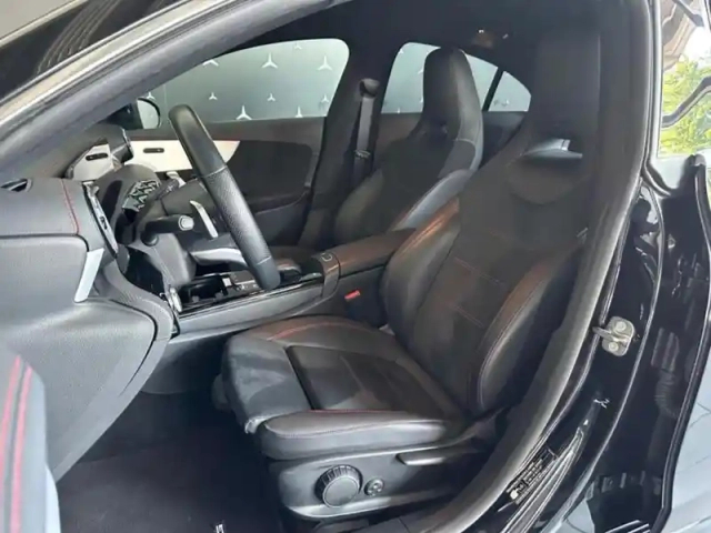 Mercedes Cla 200 d coupé amg line — photo 12