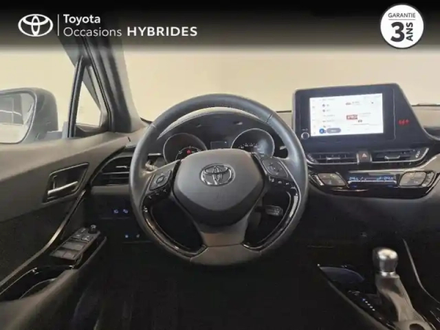 Toyota C-Hr 122h collection 2wd e-cvt my22 — photo 9