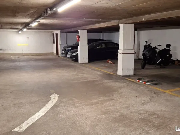 A louer Place de parking 75015