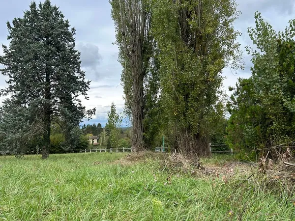Terrain 826 m²
