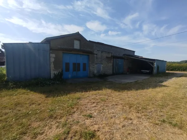 Local d’activité et entrepôt Location Braslou  22m² 500€