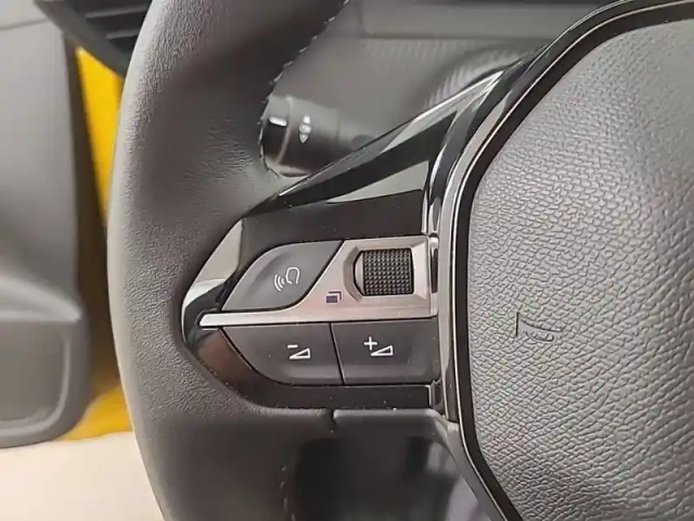 Peugeot 208 puretech 75 s&amp;s bvm5 — photo 24