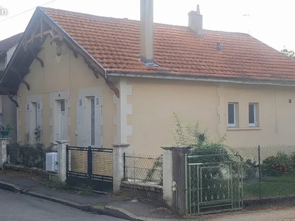 Maison de plain pied proche école et tous commerces