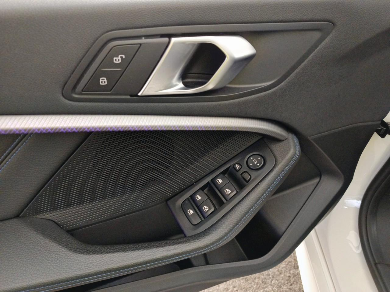 Bmw Serie 1 16i 109 ch dkg7 m sport — photo 20