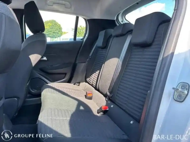 Peugeot 208 1.2 puretech 100ch s&amp;s active — photo 10
