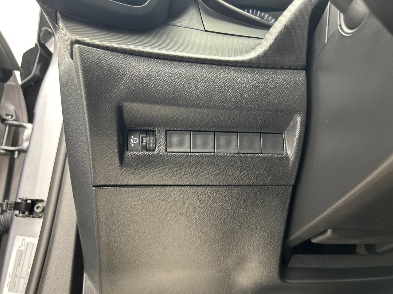 Peugeot 2008 100 s&s bvm6 style — photo 21