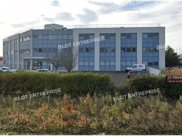 Bureaux 944 m²