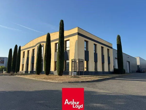 Local d'activité 1440 m²