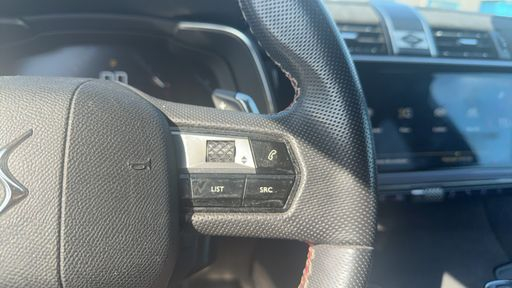 DS DS7 Crossback 1.5 BlueHDi 130 EAT8 - Performance Line Plus – 2022 – 85081 km – Diesel – Boîte Automatique — photo 10