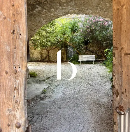 Maison de village 10 pièces 300 m²