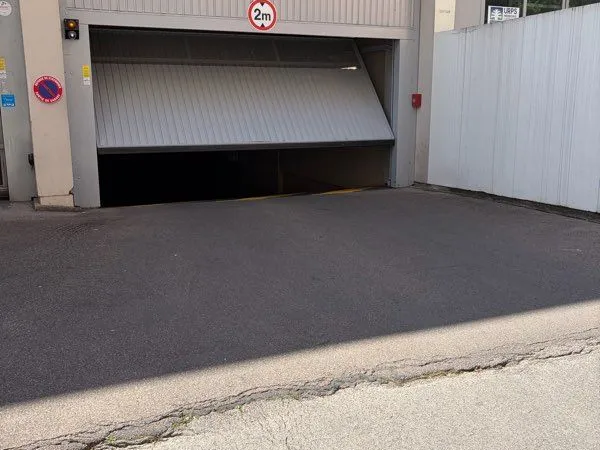Box fermé rue Barrier Lyon 6