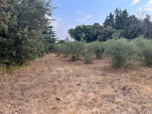 Gard - Grand Terrain constructible HORS lotissement