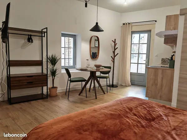 Location Studio Meublé de 24m²