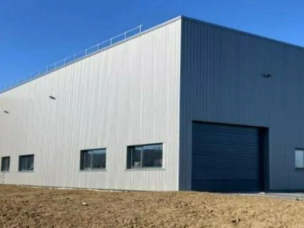 Entrepôt 1972 m²
