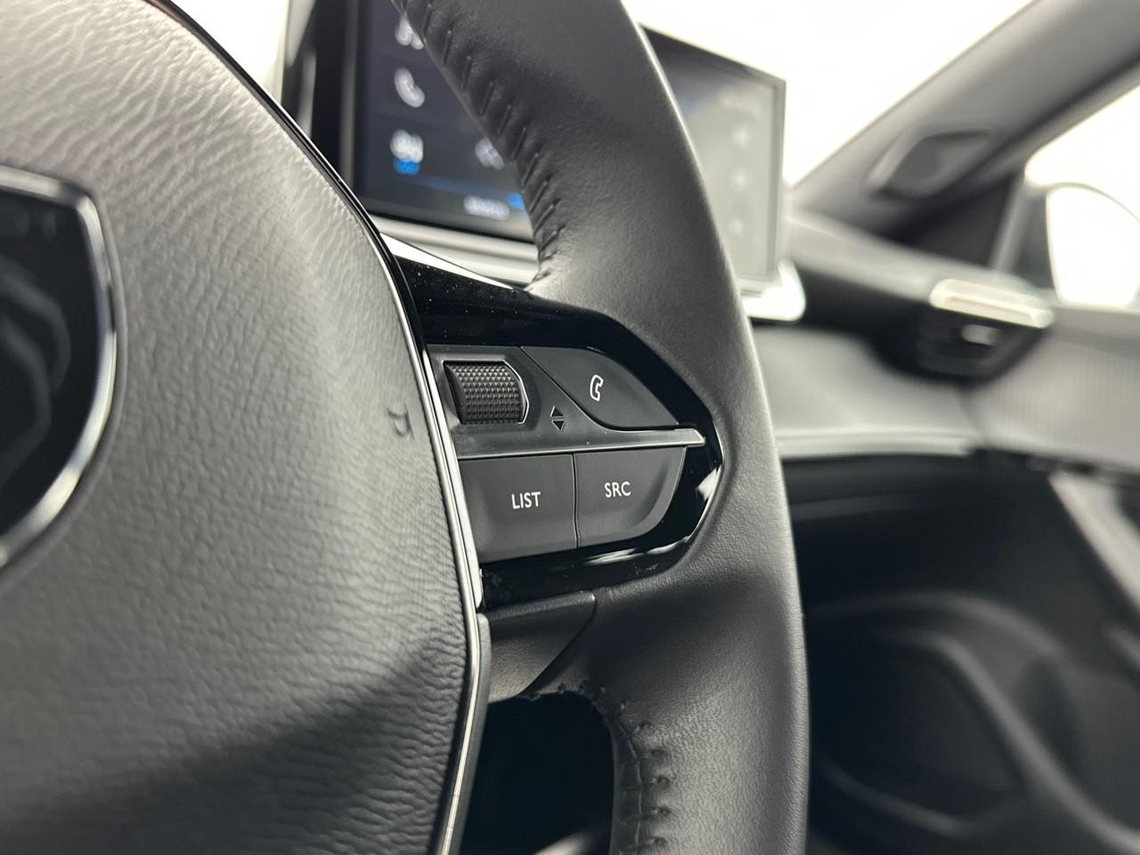 Peugeot 2008 hybrid 145 e-dcs6 style — photo 18