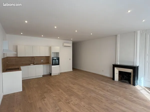 A louer maison de ville - T4 123 m2 refait à neuf et entièrement climatisée