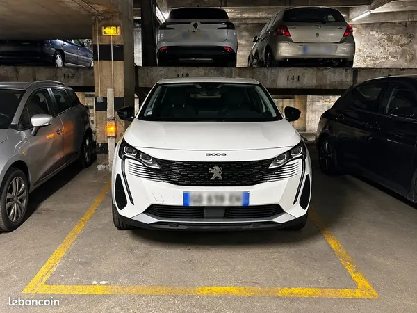 Parking 11 m² - Gare du Nord - SUV OK - sans frais d'agence