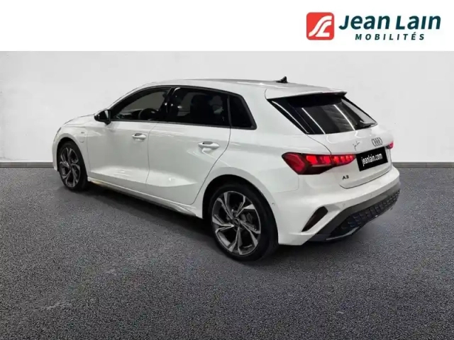 Audi A3 sportback tfsi e hybride rechargeable 204 s tronic 6 — photo 7