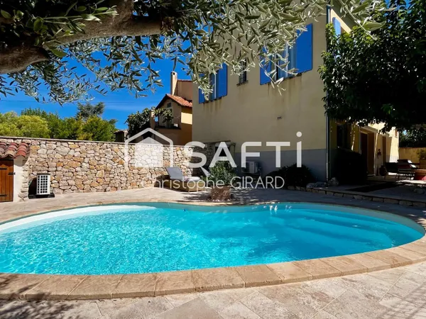 Maison de charme de 136 m² avec Piscine et Garage
