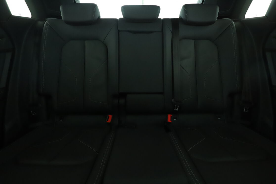 Audi Q3 35 TDI S Line S Tronic 7 — photo 16