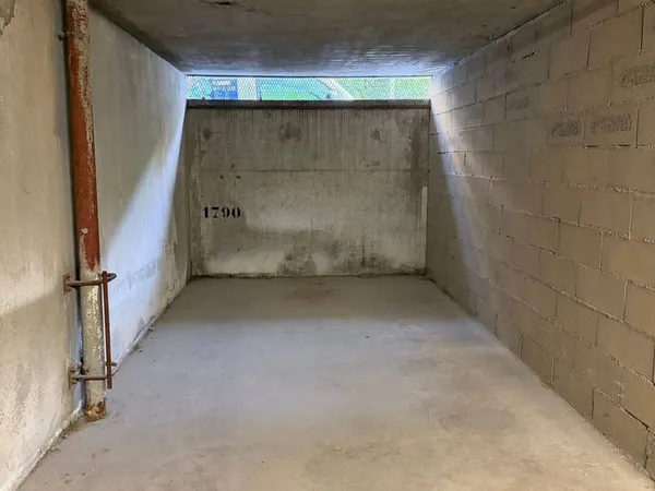 Parking 12 m²