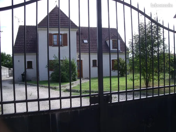 Loue pavillon à APPOIGNY, proche d'AUXERRE et A6 et tous commerces