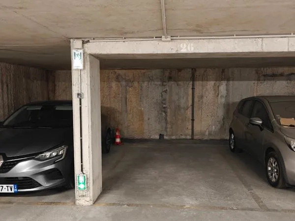 Parking souterrain sécurisé - Juan-les-Pins / Rue Bricka