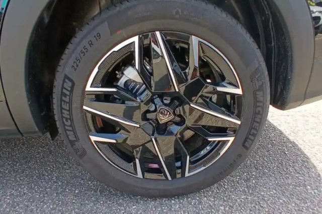 Peugeot 5008 hybrid 145 ch e-dcs6 — photo 13