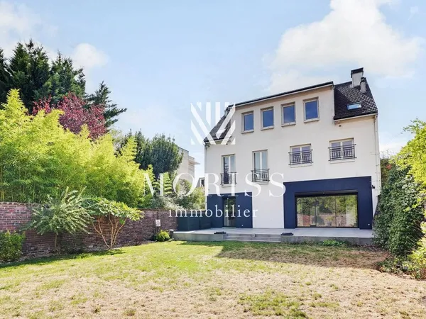 Maison individuelle 9 pièces 300 m²