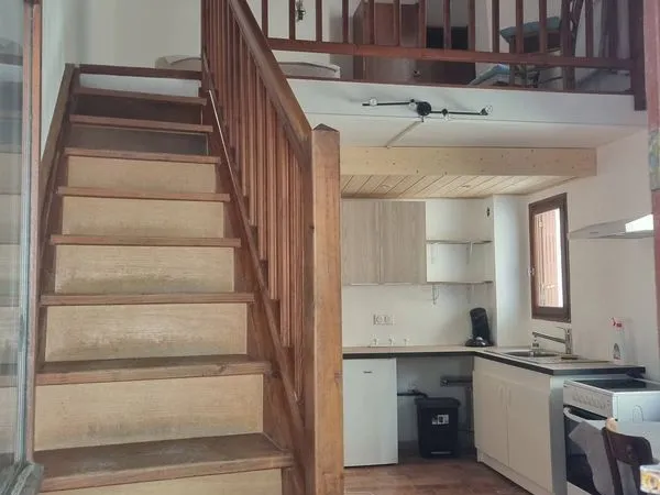 Apparemment 50m2 meublé à louer