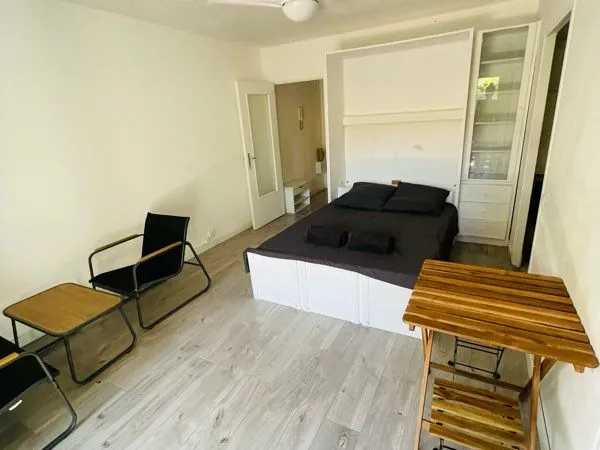 Studio meublé 27 m² avec terrasse + parking - Vespins / Port de Saint-Laurent-du-Var