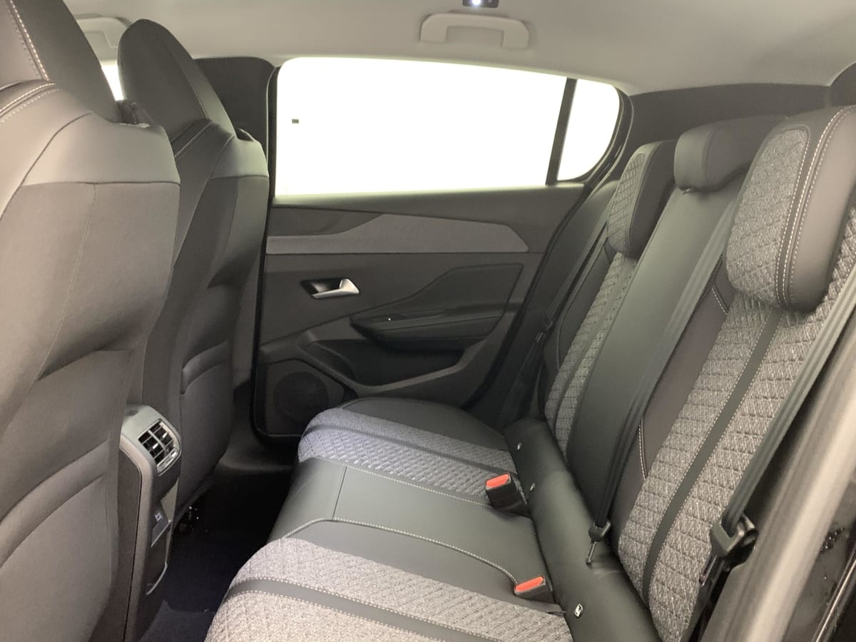 Peugeot 308 — photo 21