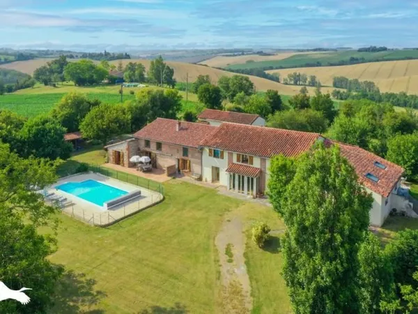 Ferme (tte) de 17 pièces principales