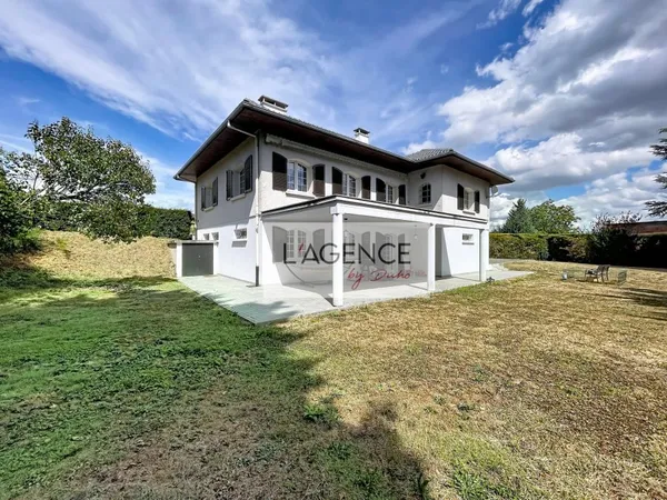 Maison 5 pièces 204 m²