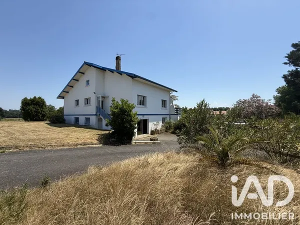 Maison 6 pièces 210 m²