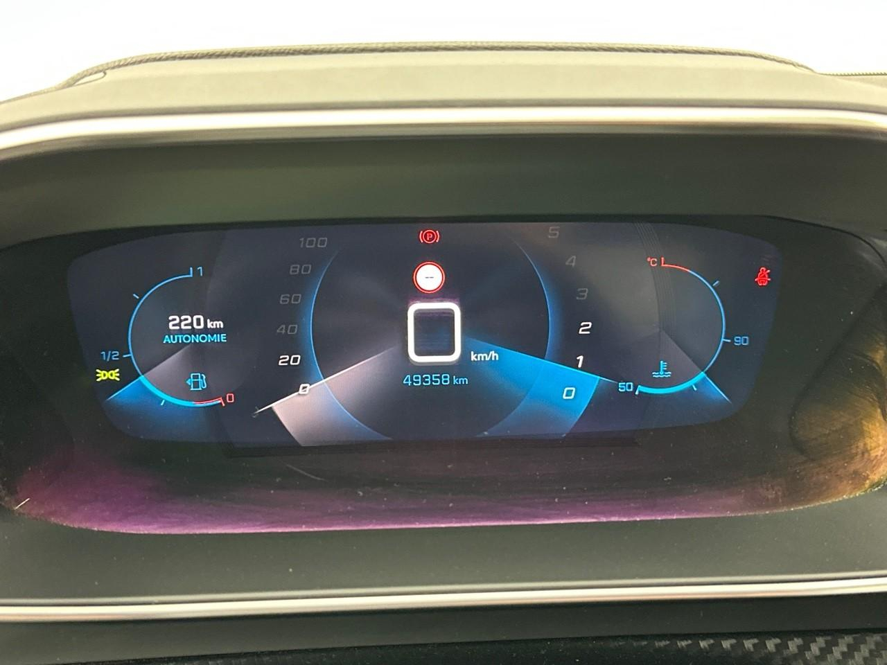 Peugeot 2008 puretech 100 s&s bvm6 allure pack — photo 21