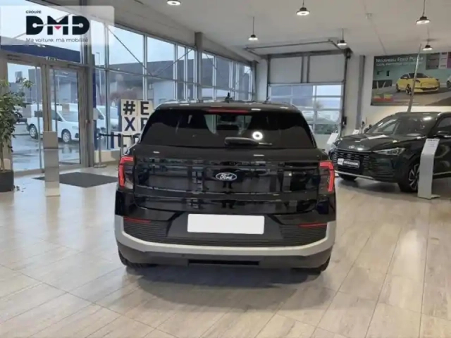 Ford Explorer 286ch extended range 77kwh pack premium rwd — photo 11