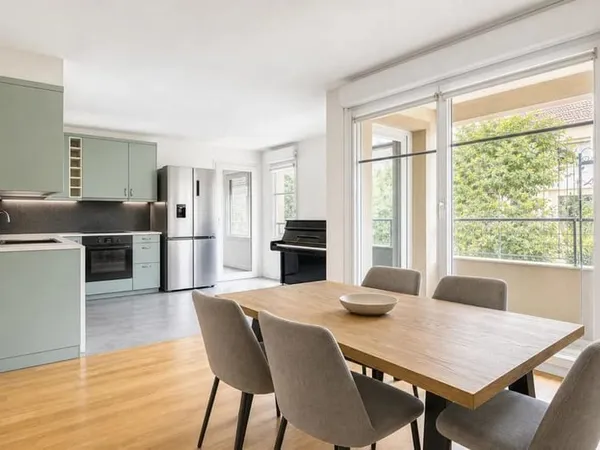 Appartement 4 pièces, 2 places parking, résidence sécurisée
