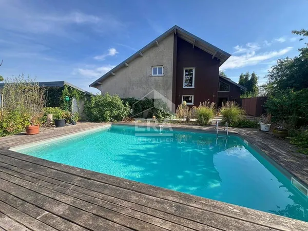 Maison 10 pièces 220 m²