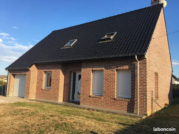 Maison Individuelle récente 5 ch + 2 salles de bains + 2 WC + garage + jardin + terrasse