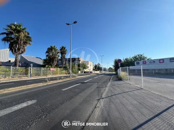 Local commercial 860 m²
