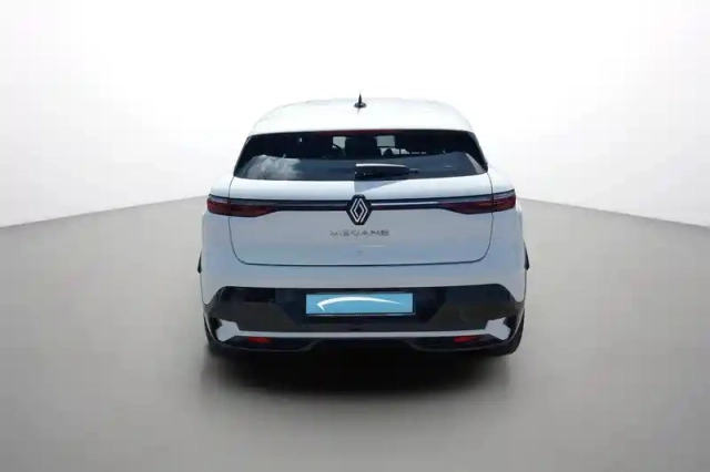 Renault Megane e-tech ev40 130ch standard charge — photo 5
