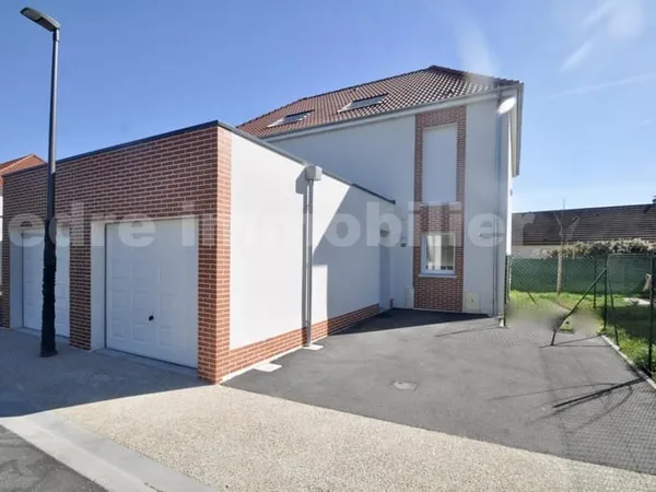 MAISON AVEC JARDIN, TERRASSE ET GARAGE - SAINT-JEAN-DE-LA-RUELLE
