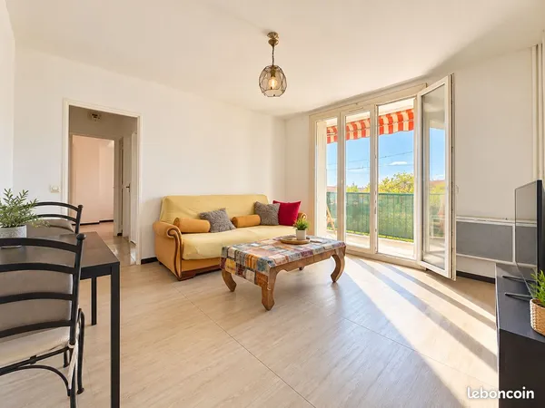 Appartement de T2 vue mer en bon état, grand balcon et parking privatif