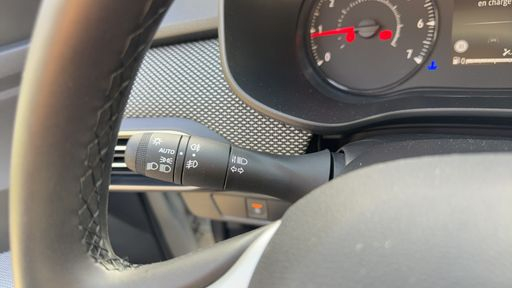 Dacia Sandero TCE 90 auto - Journey – 2025 – 2828 km – Essence – Boîte Automatique — photo 5