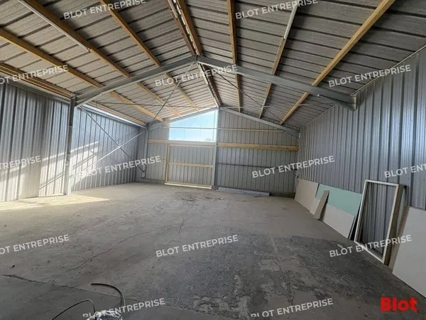 Entrepôt 280 m²